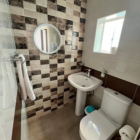 Quarto em Acomodações Particulares R2 Double With Shared Bathroom Sliema
