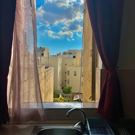 R2 Double With Shared Bathroom Privat bolig Sliema
