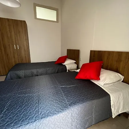 R2 Double With Shared Bathroom Quarto em Acomodações Particulares