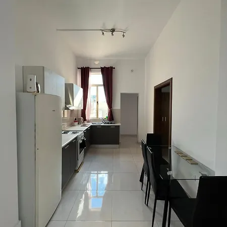 R2 Double With Shared Bathroom Privatunterkunft