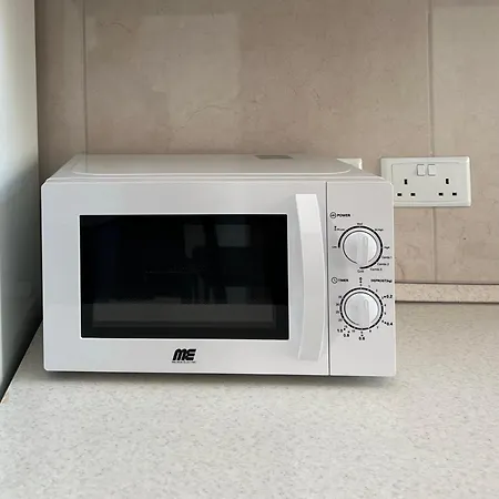 R2 Double With Shared Bathroom Sliema